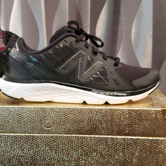 new balance 690v4 mens